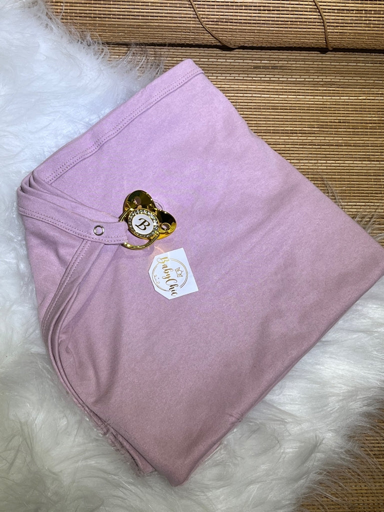 Manta em fio egípcio com prendedor de chupeta