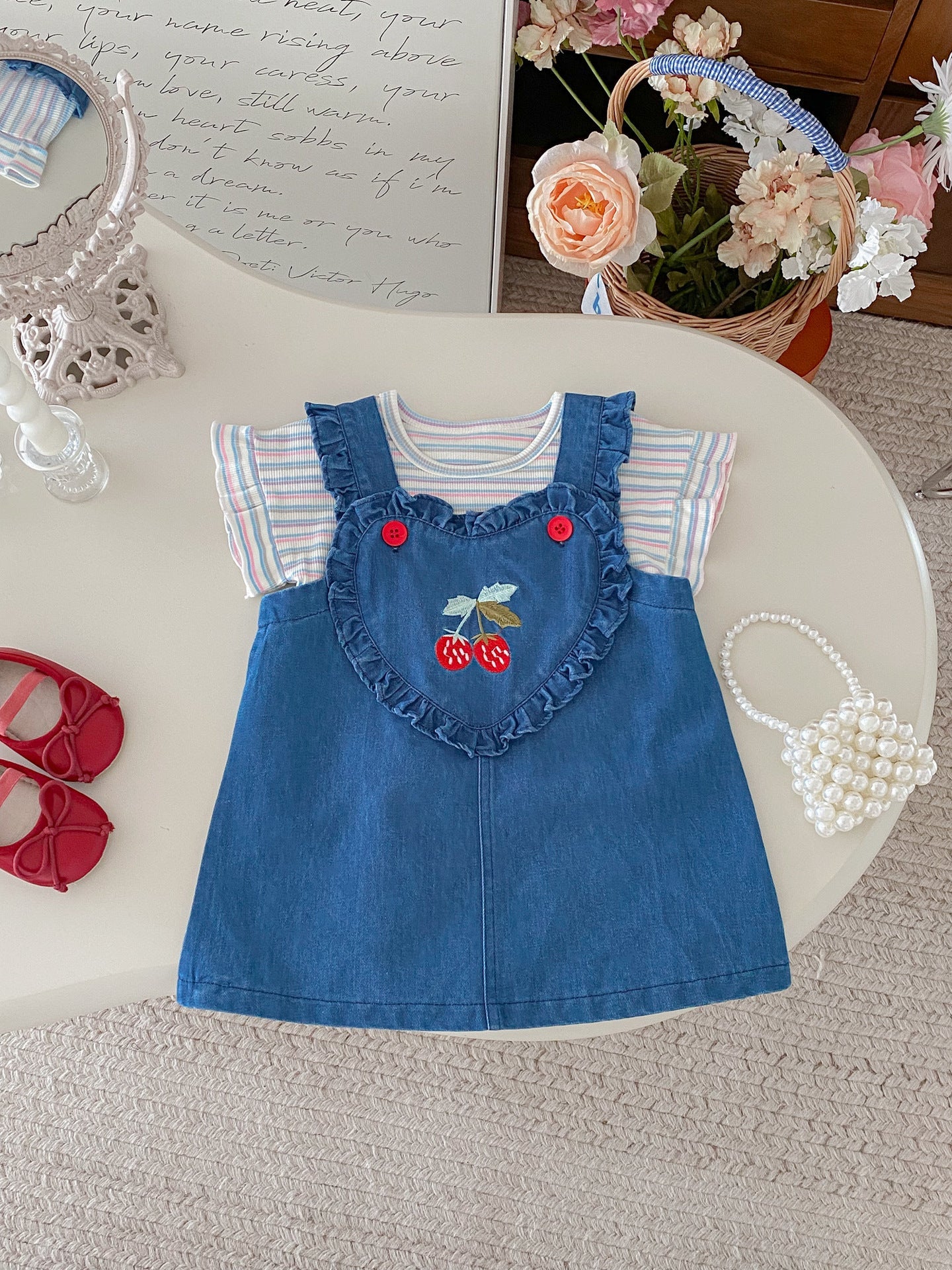 Jardineira Infantil Jeans Cerejinhas