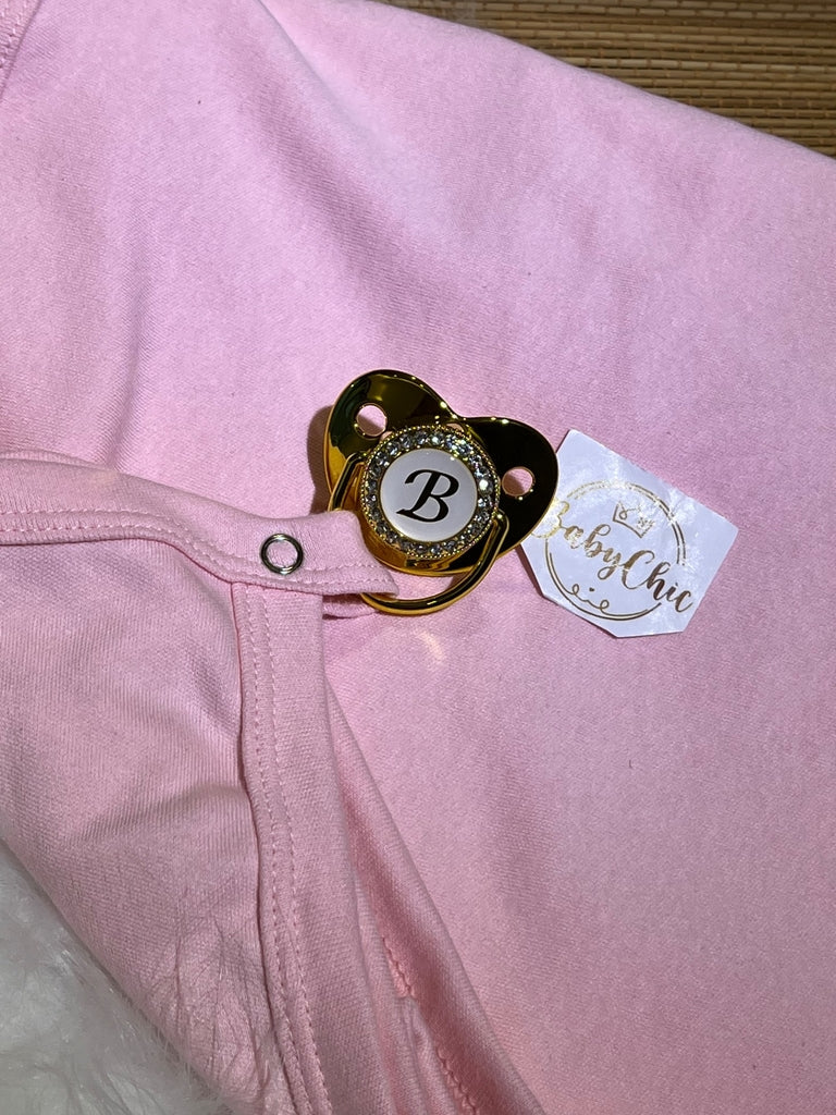 Manta em fio egípcio com prendedor de chupeta