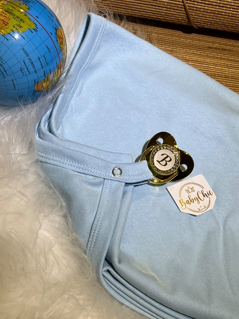 Manta em fio egípcio com prendedor de chupeta