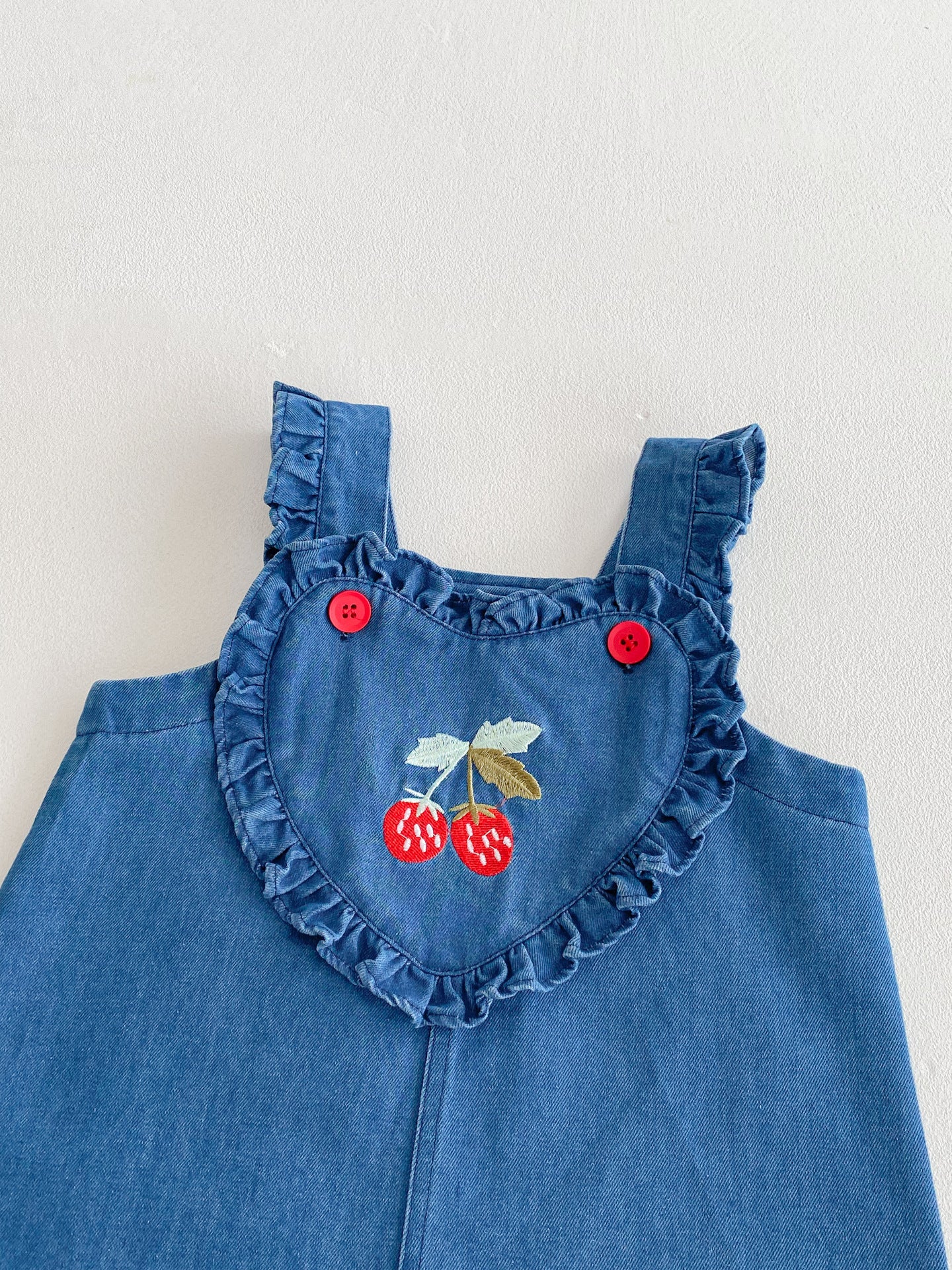 Jardineira Infantil Jeans Cerejinhas
