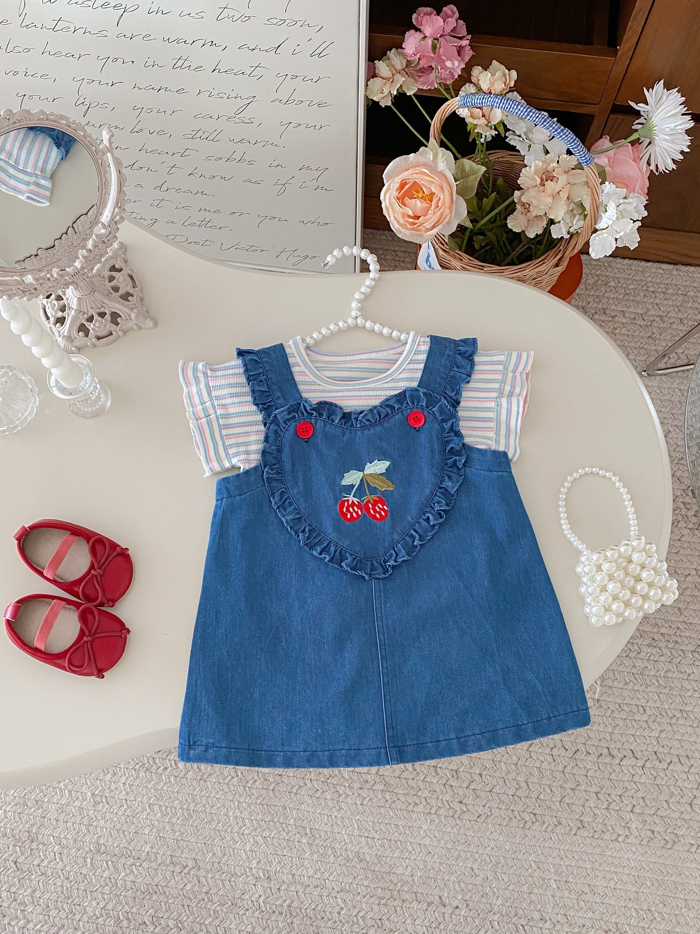 Jardineira Infantil Jeans Cerejinhas